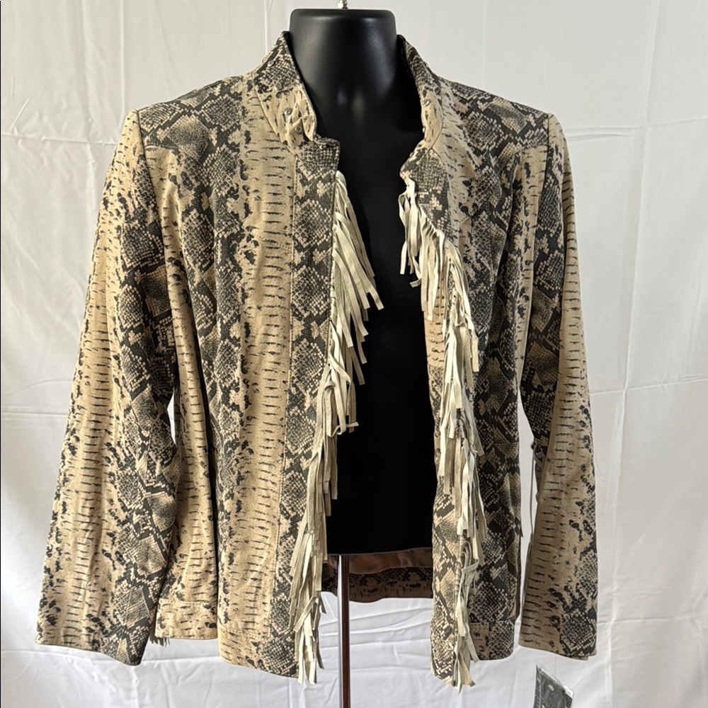 Pamela McCoy Cream and Black Blazer with Textured Design